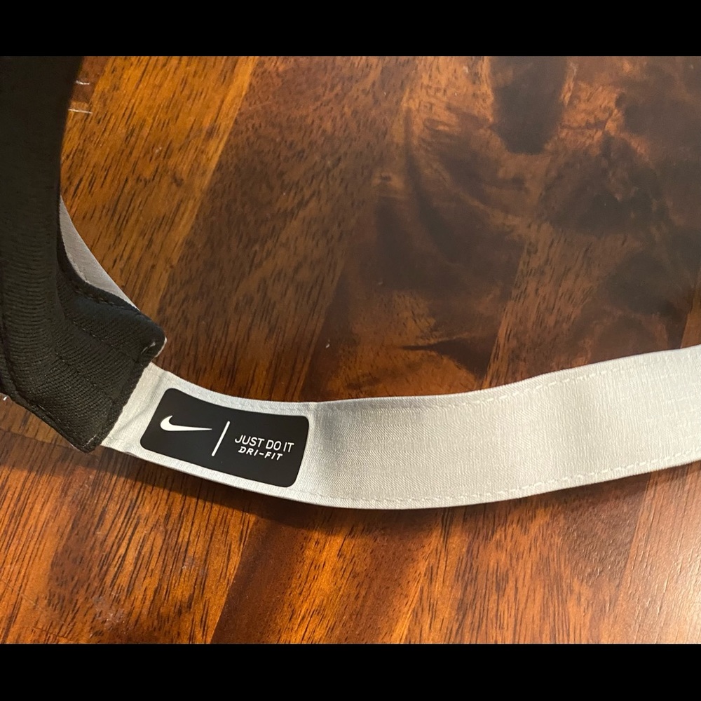 Two Nike Dri-Fit Visor - Picture 5 of 8